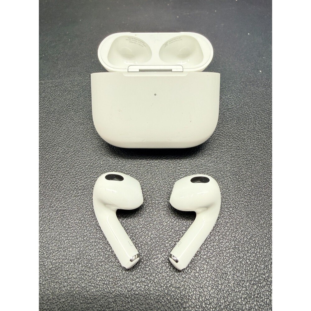 Apple AirPods 3rd Gen. with Magsafe Charging Case A2566 A2564 A2565 OEM Apple